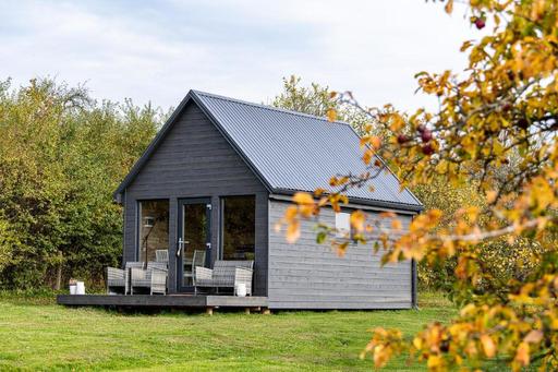Which Roof Is Best for a Wooden Pergola?