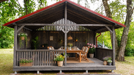 How to Choose a Gazebo for Outdoor Dining